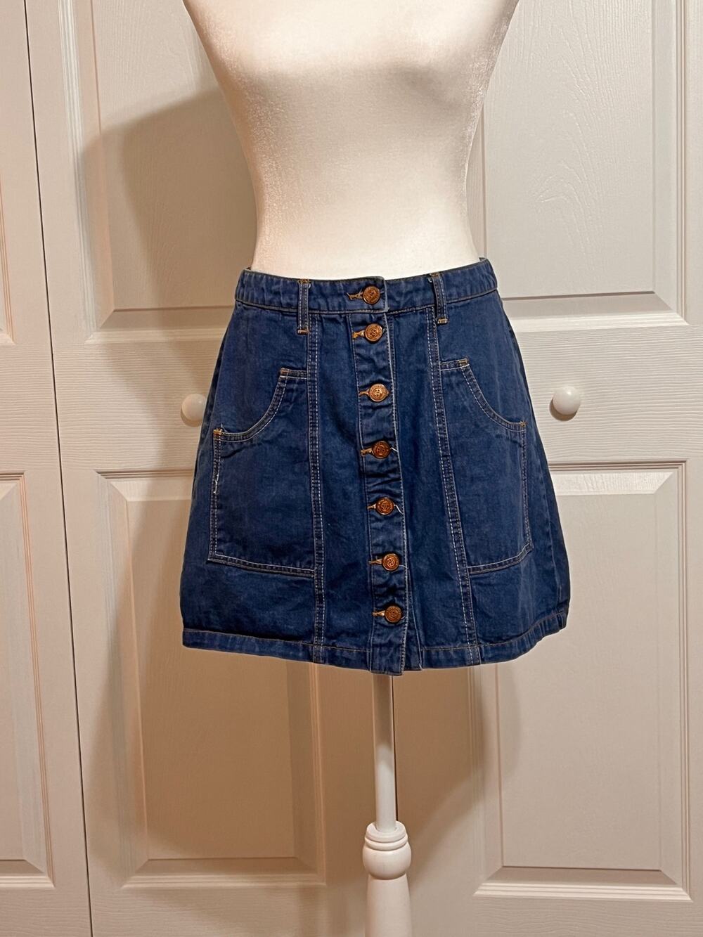 Stradivarius Blue Jean Mini Skirt Size 6.  Button front, patch pockets